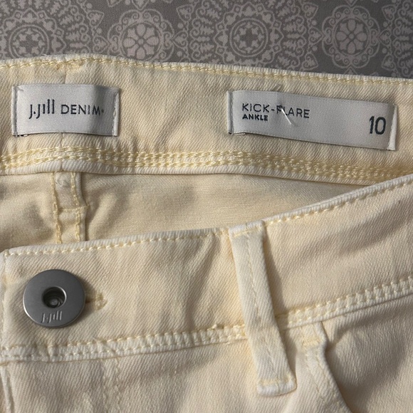 Women's J. jill Pale Yellow Kick-Flare Ankle Jeans Size 10 - Picture 1 of 4